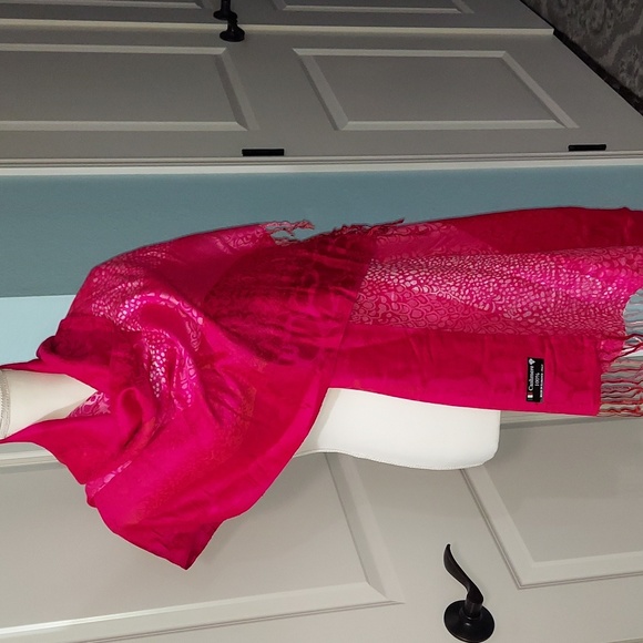 New* Pink Pashmina From Italy 100%Silk - Picture 5 of 5